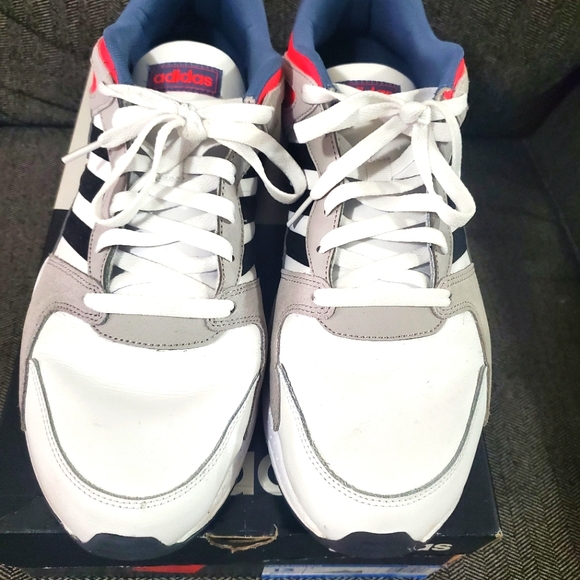 Adadias Sneakers - Picture 3 of 4